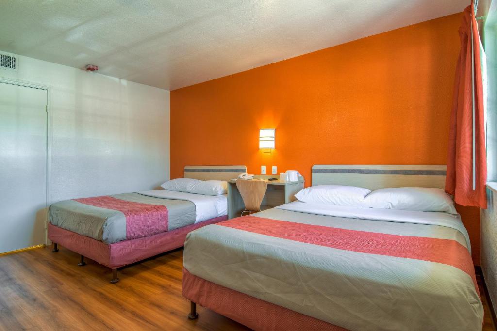 Motel 6-Pomona CA - Los Angeles - image 5