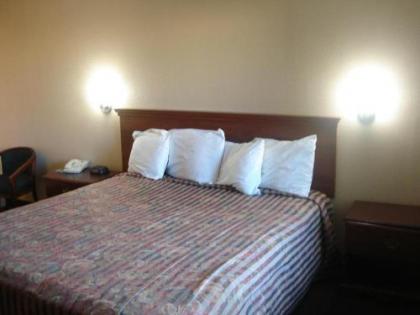 Bakersfield Inn & Suites - image 2