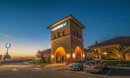 Hotel in Santa Nella California