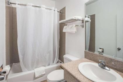 Rodeway Inn & Suites - Pasadena - image 2