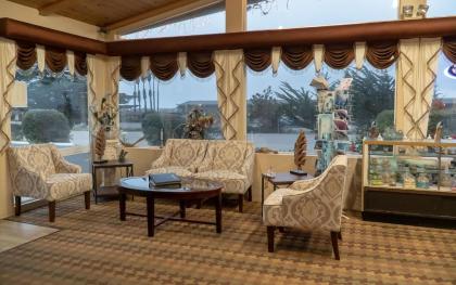 Silver Surf Motel - image 4