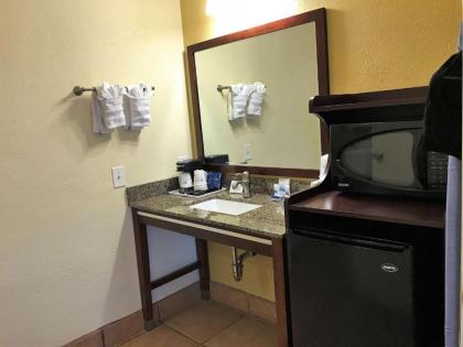 Best Western Park Crest Inn - image 2