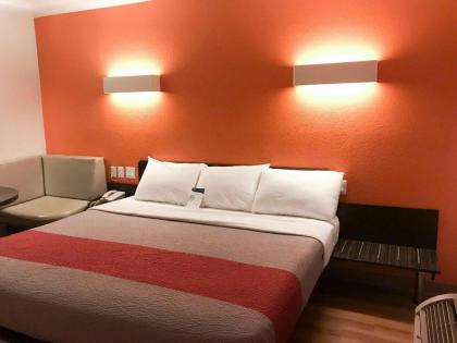 Motel 6-Buttonwillow CA Central - image 3