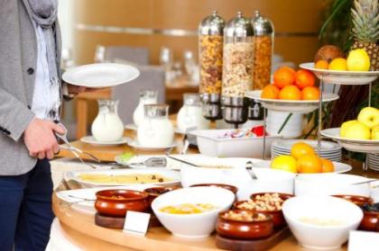Airtel Plaza Hotel - image 4