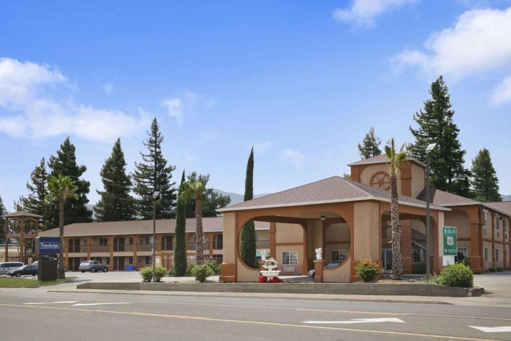 Travelodge by Wyndham Ukiah - main image