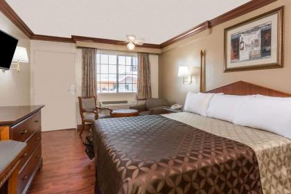 Knights Inn San Bernardino - image 2