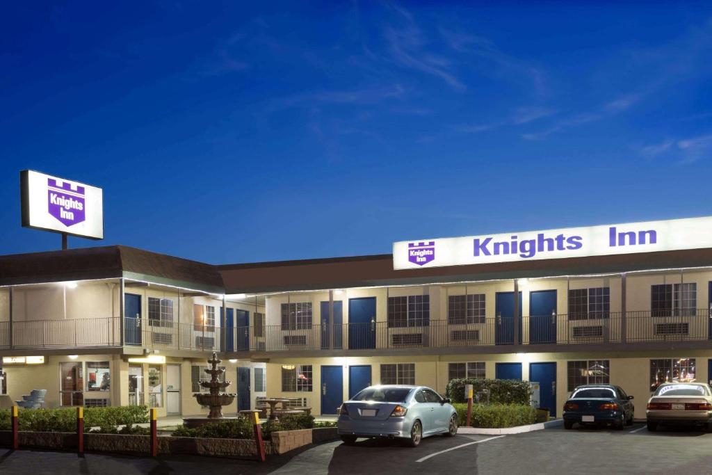 Knights Inn San Bernardino - image 5