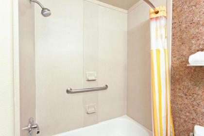 La Quinta by Wyndham Hesperia Victorville - image 2