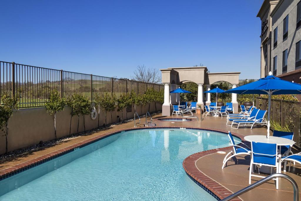 Hampton Inn & Suites Paso Robles - image 3