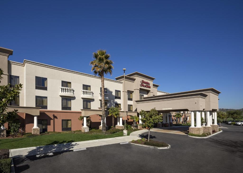 Hampton Inn & Suites Paso Robles - image 4