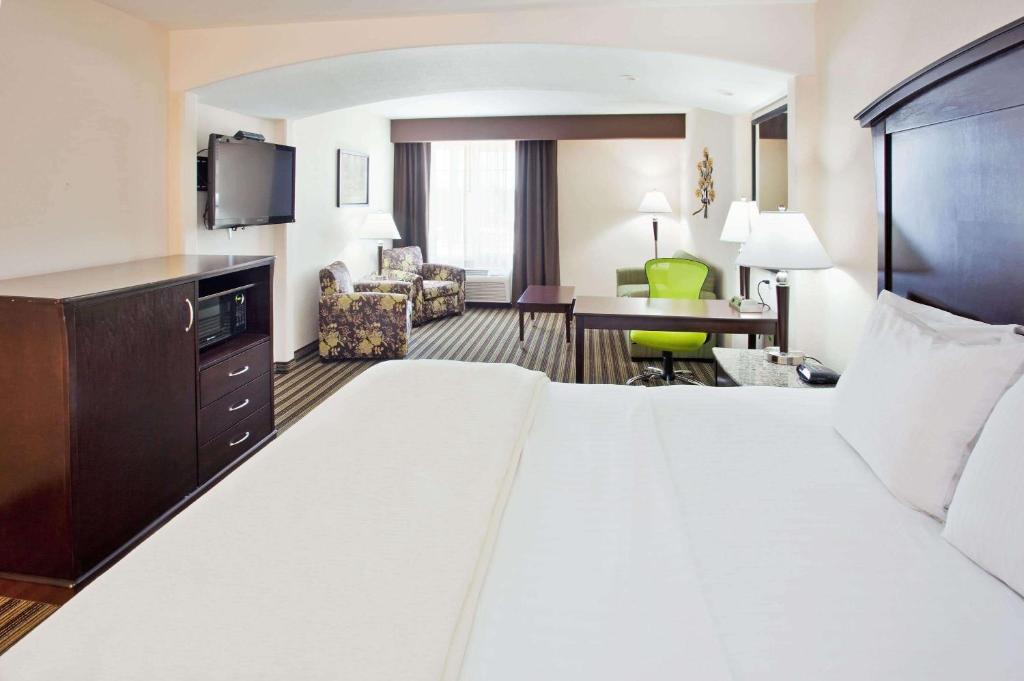 La Quinta by Wyndham Fowler - main image
