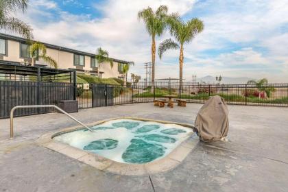 Comfort Inn and Suites Colton/San Bernardino - image 5