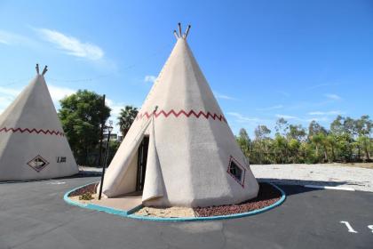 Teepee Motel