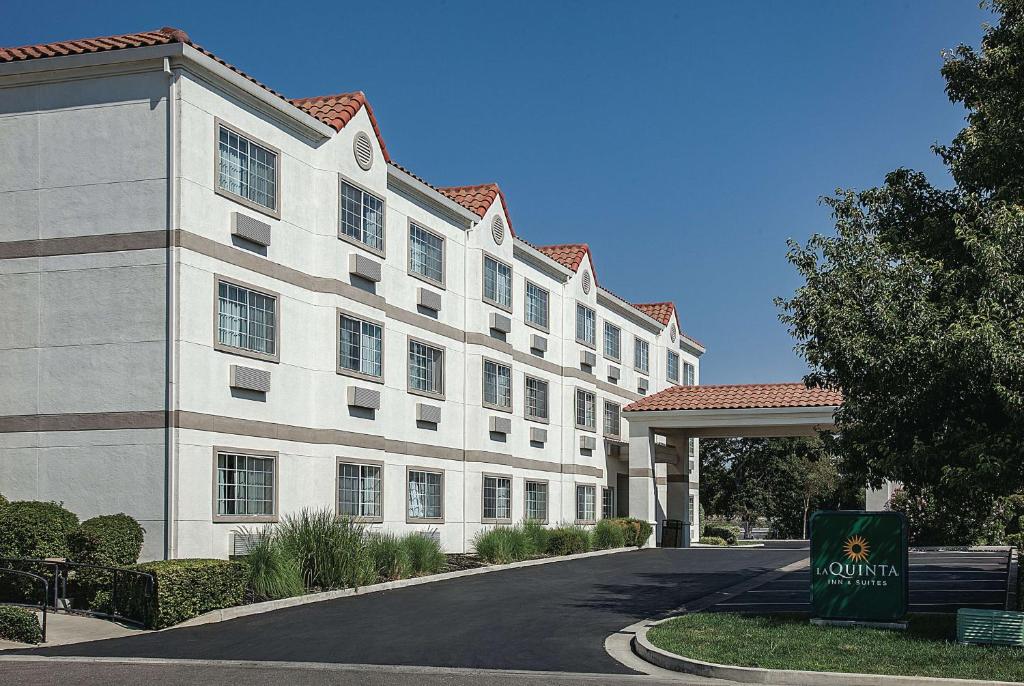 La Quinta by Wyndham Davis - main image