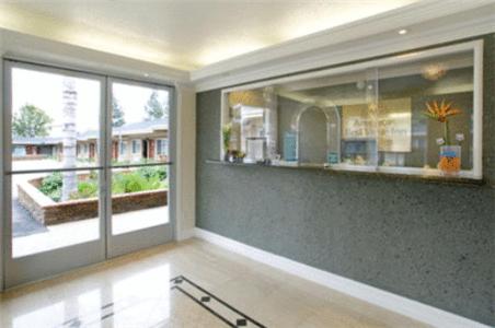 Americas Best Value Inn San Bernardino - image 2