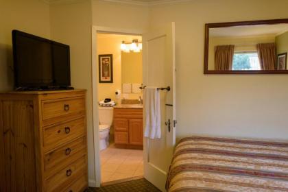 Marina Motel - image 5
