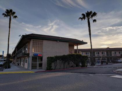 Americas Best Value Inn Thousand Oaks - image 5