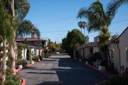 Mission Bell Motel - image 2