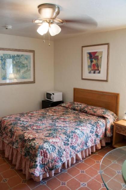 Mission Bell Motel - image 3