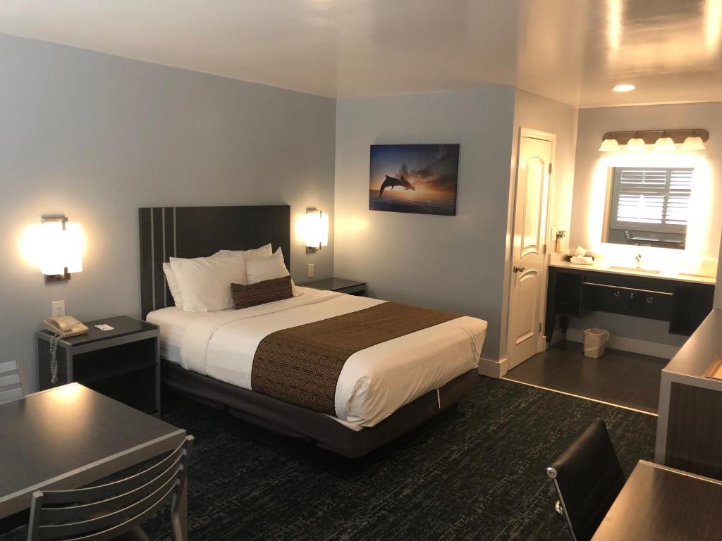 Pacific Inn Monterey - main image