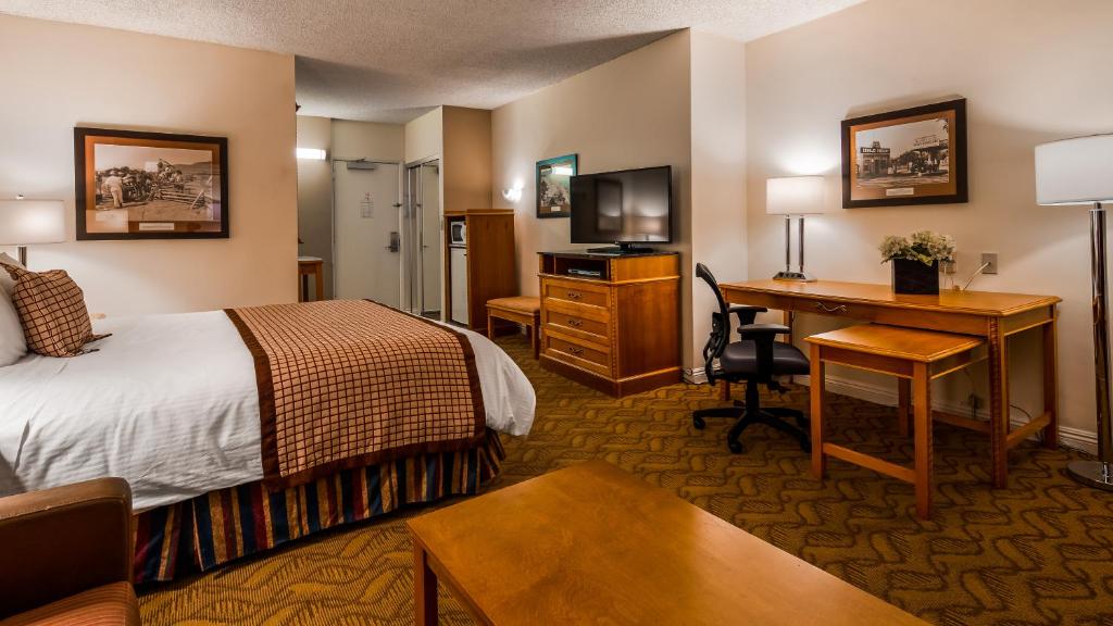 Best Western Plus Thousand Oaks Inn - image 2