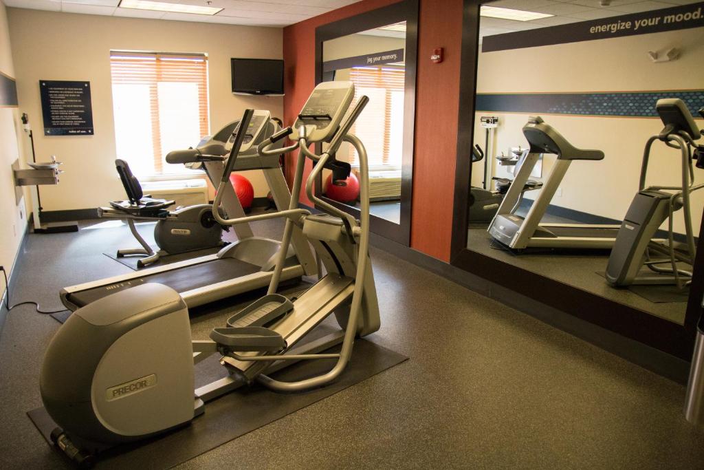 Hampton Inn & Suites Madera - image 3