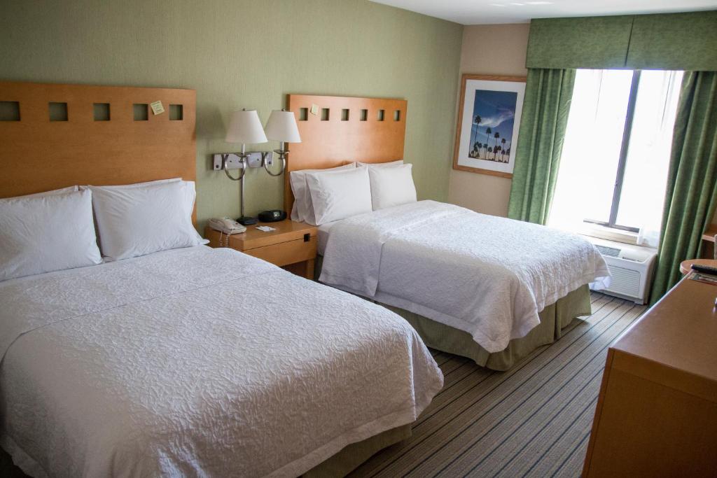 Hampton Inn & Suites Madera - image 5