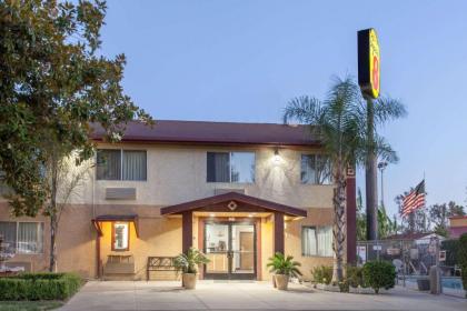 Super 8 by Wyndham SelmaFresno Area Selma