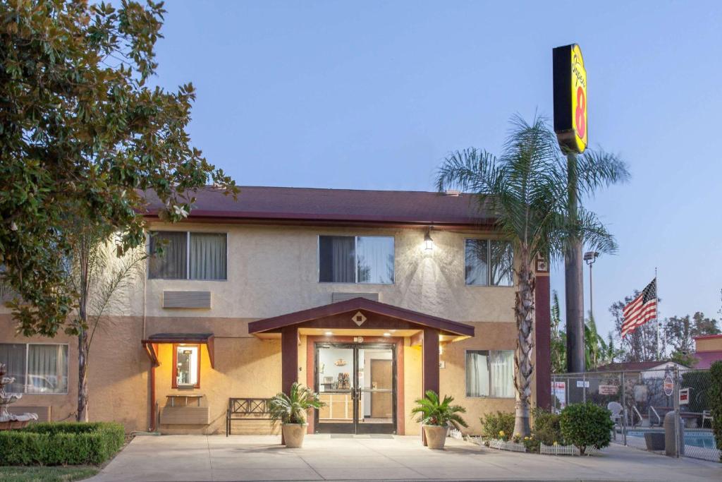 Super 8 by Wyndham Selma/Fresno Area - main image