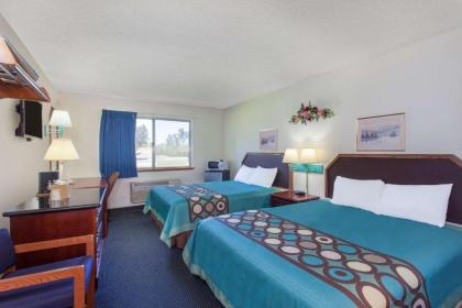 Super 8 by Wyndham Selma/Fresno Area - image 3