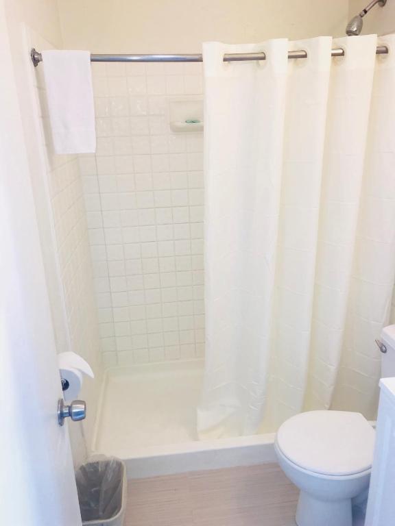 Americas Best Value Inn Loma Lodge - Extended Stay/Weekly Rates Available - image 3