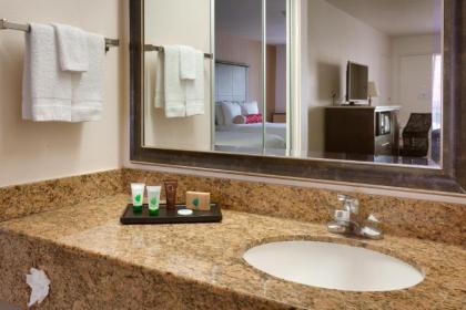 Cortona Inn and Suites Anaheim Resort - image 3