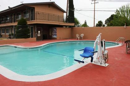 Rodeway Inn Merced - image 2