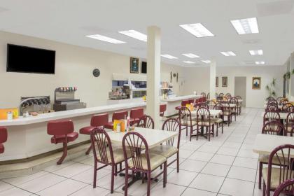 Knights Inn Pico Rivera - image 2