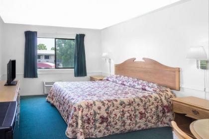 Knights Inn Pico Rivera - image 4