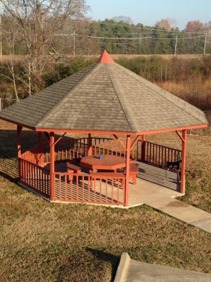 Americas Best Value Inn Cabot - image 7