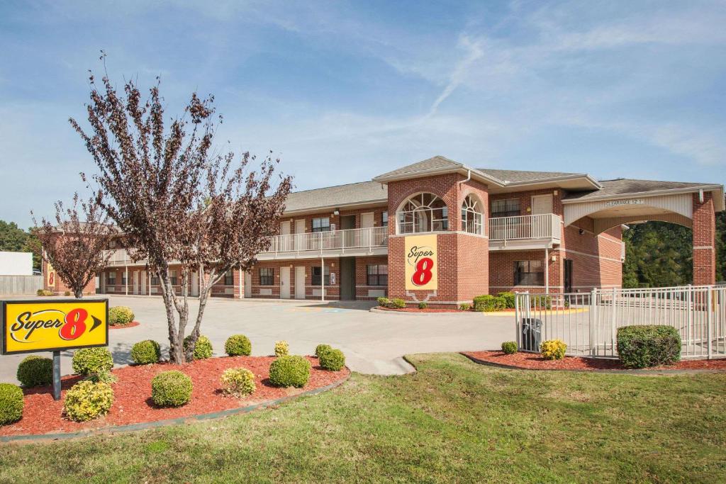Super 8 by Wyndham Cabot - main image