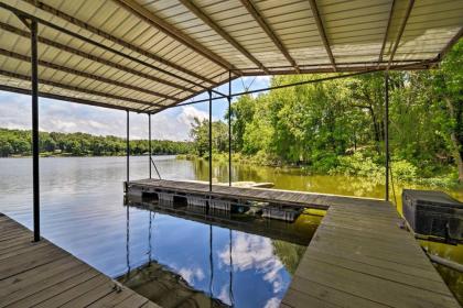 Waterfront Lake Barkley Home with Deck and Fire Pit Cadiz