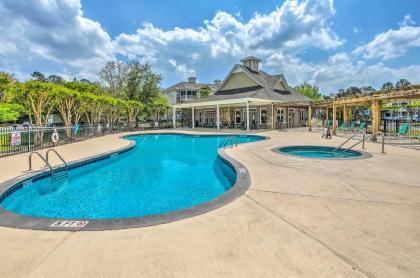 Updated Condo Golf and Indoor and Outdoor Pool Access