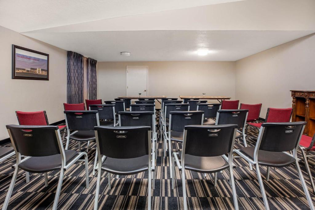La Quinta Inn by Wyndham Caldwell - image 4