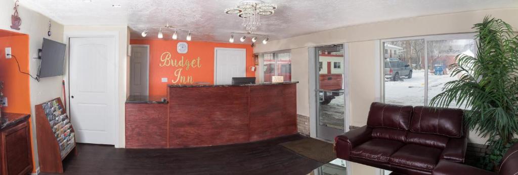 Budget Inn - main image