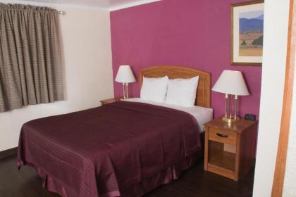 Budget Inn - image 15