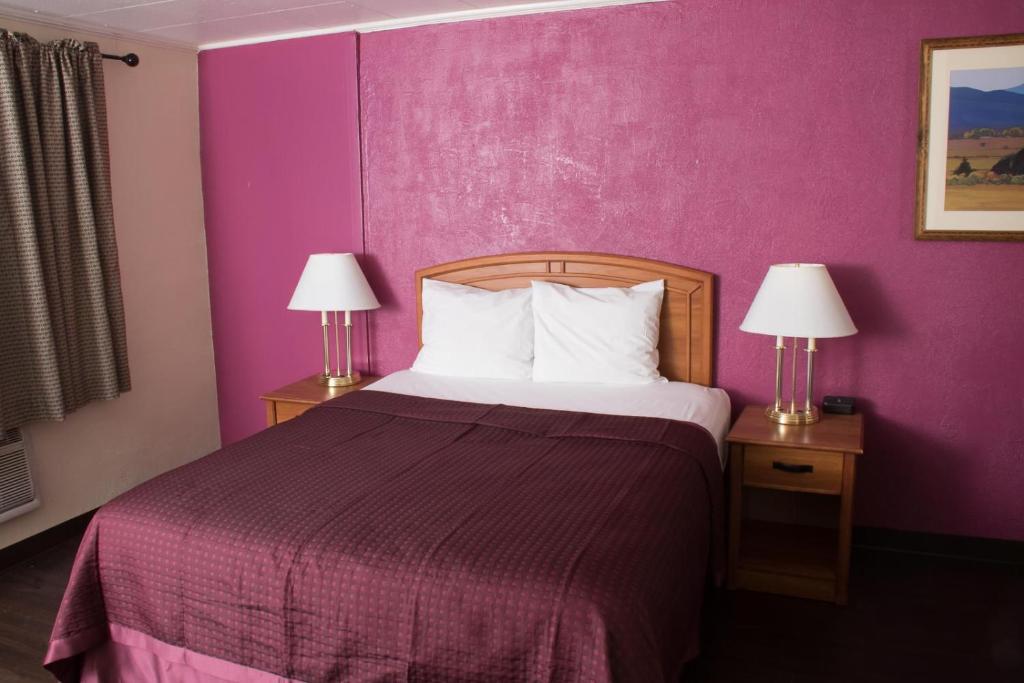 Budget Inn - image 5