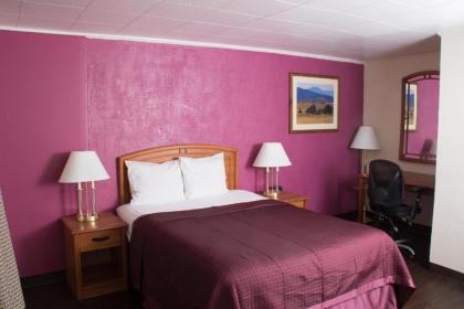 Budget Inn - image 6