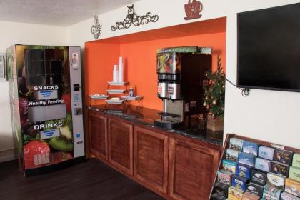 Budget Inn - image 8