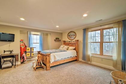 The Barn House Caldwell Mtn Retreat with Hot Tub! - image 15