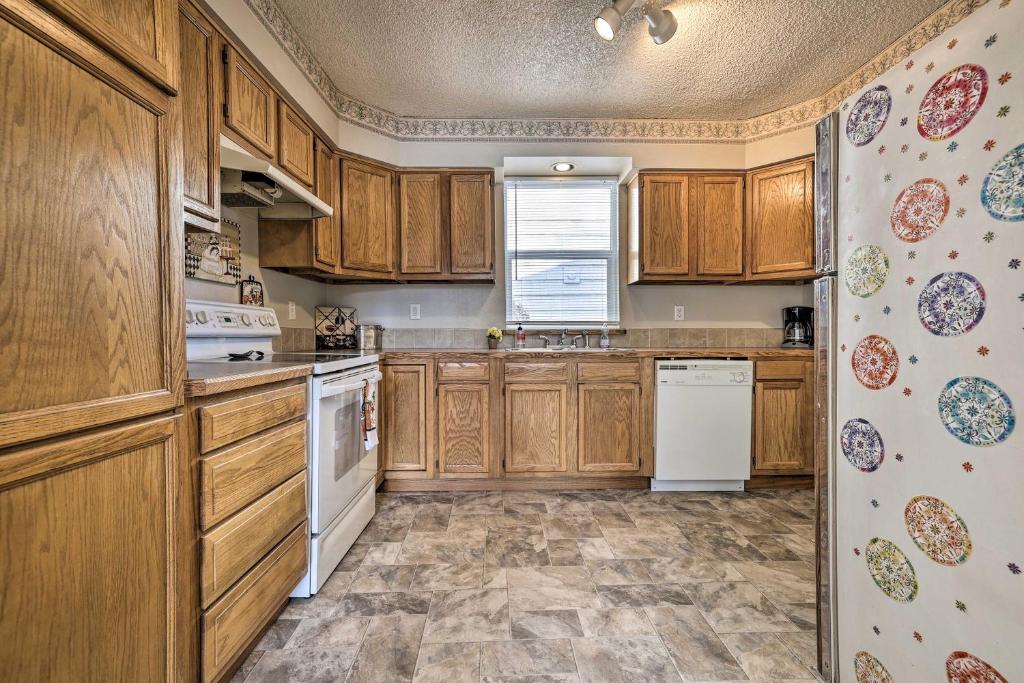 The Diamond Bungalow - Cozy Caldwell Home! - image 2