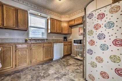 The Diamond Bungalow - Cozy Caldwell Home! - image 8