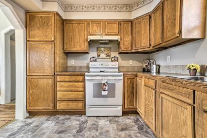 The Diamond Bungalow - Cozy Caldwell Home! - image 9