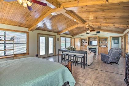 Pet-Friendly Efficiency Cottage with Pond and Pool! - image 12